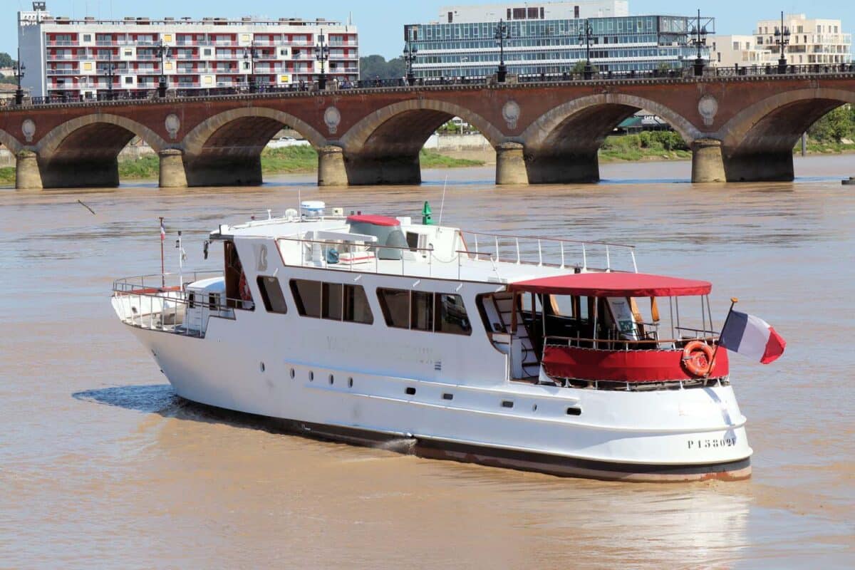 privatiser-bateau-bordeaux-team-building